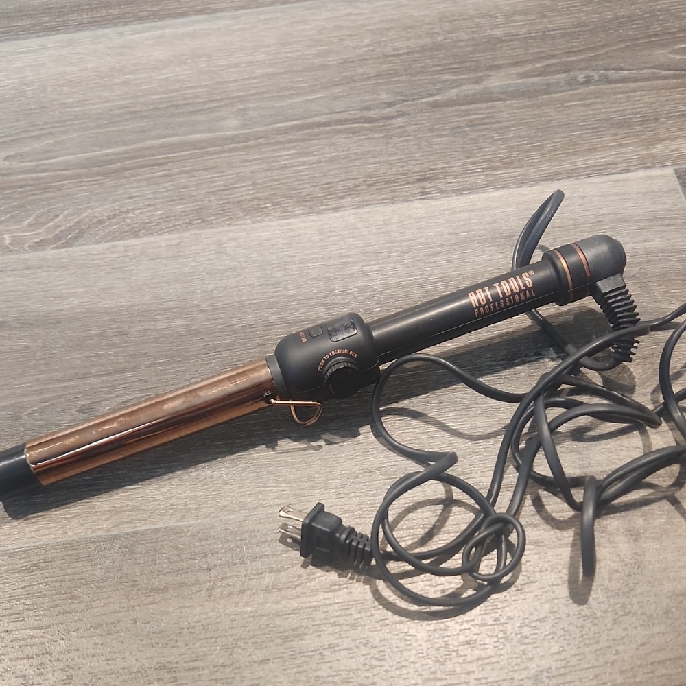 CURLING IRON